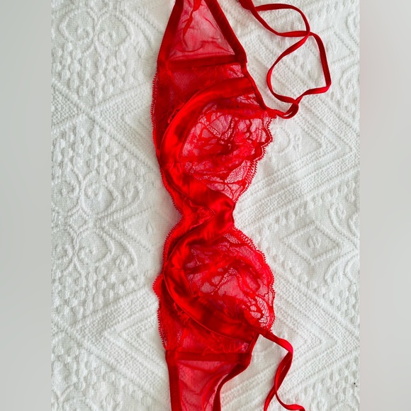 La perla bra. Authentic. Sexy. Size 34C. Bright red colour, lace bra. Like new. - Picture 2 of 7